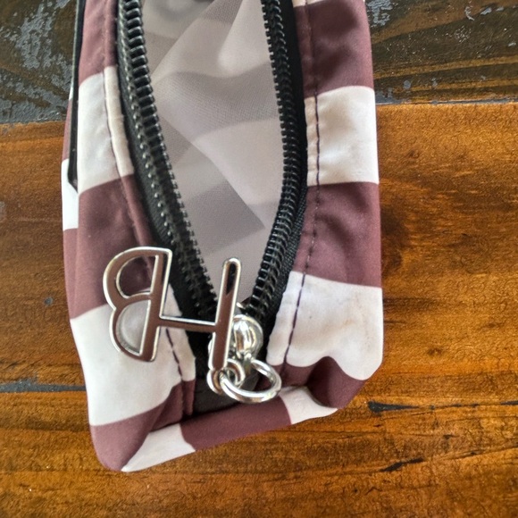 Henri Bendel - Picture 2 of 16